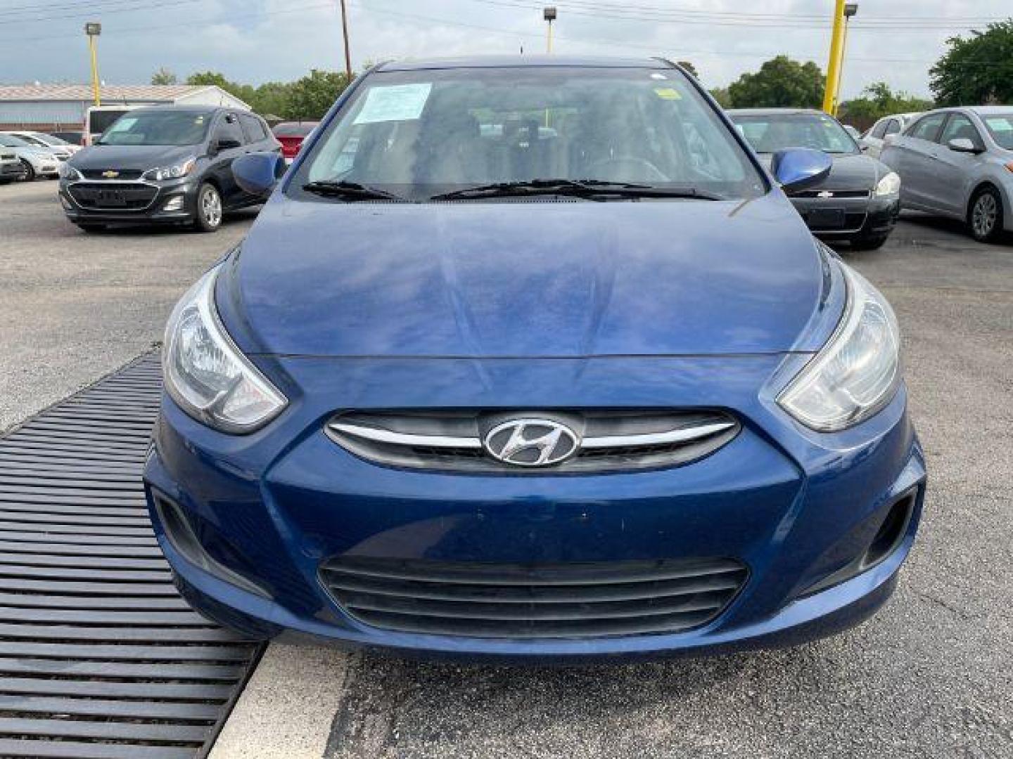 2016 BLUE Hyundai Accent SE 5-Door 6A (KMHCT5AE5GU) with an 1.6L L4 DOHC 16V engine, 6-Speed Automatic transmission, located at 2715 W Pioneer Pkwy, Arlington, TX, 76013, (817) 265-9009, 32.710262, -97.153236 - Photo#3