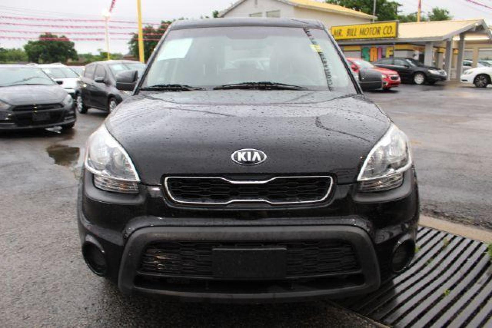 2013 BLACK Kia Soul Base (KNDJT2A59D7) with an 1.6L L4 DOHC 16V engine, 5-Speed Manual transmission, located at 2715 W Pioneer Pkwy, Arlington, TX, 76013, (817) 265-9009, 32.710262, -97.153236 - Photo#3
