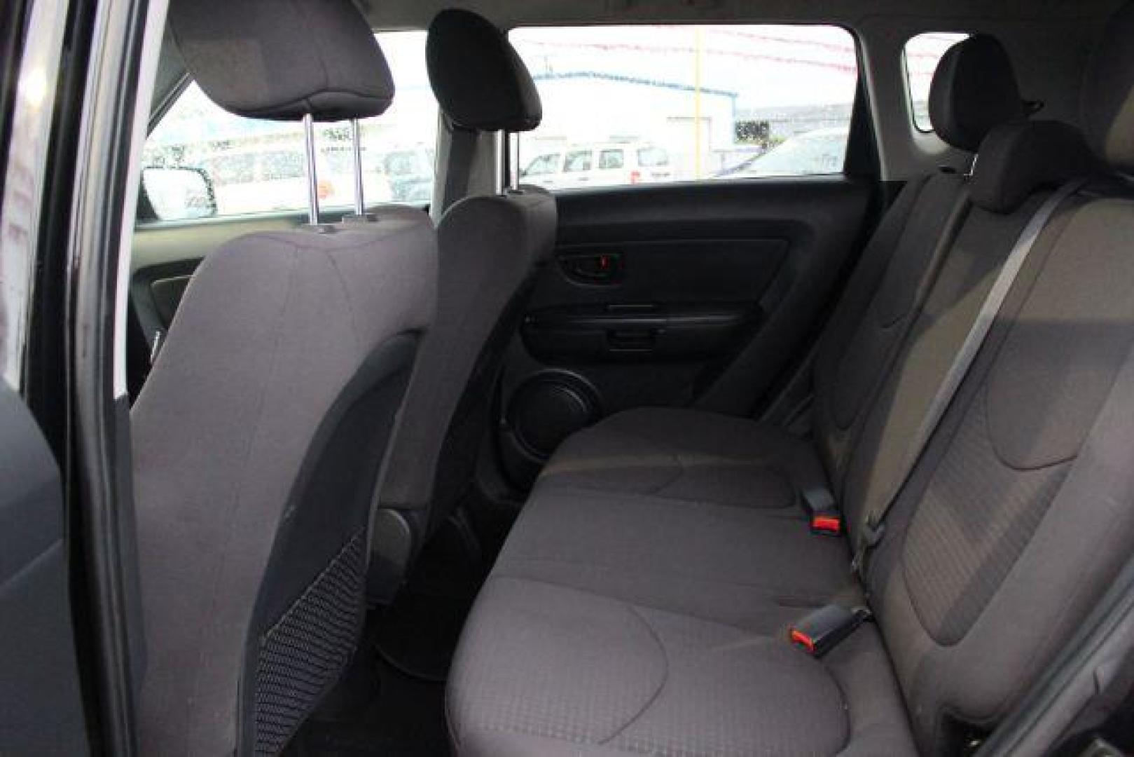2013 BLACK Kia Soul Base (KNDJT2A59D7) with an 1.6L L4 DOHC 16V engine, 5-Speed Manual transmission, located at 2715 W Pioneer Pkwy, Arlington, TX, 76013, (817) 265-9009, 32.710262, -97.153236 - Photo#9