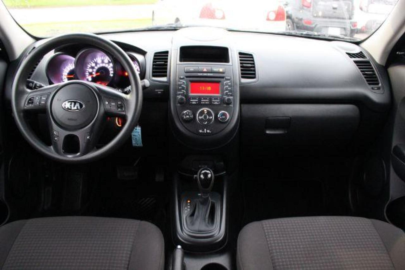2013 BLACK Kia Soul Base (KNDJT2A59D7) with an 1.6L L4 DOHC 16V engine, 5-Speed Manual transmission, located at 2715 W Pioneer Pkwy, Arlington, TX, 76013, (817) 265-9009, 32.710262, -97.153236 - Photo#11