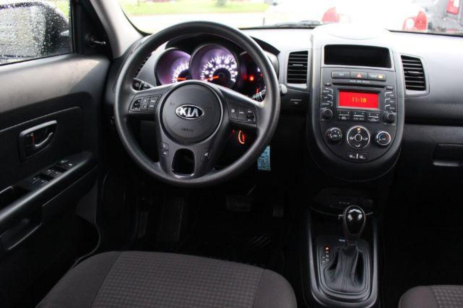 2013 BLACK Kia Soul Base (KNDJT2A59D7) with an 1.6L L4 DOHC 16V engine, 5-Speed Manual transmission, located at 2715 W Pioneer Pkwy, Arlington, TX, 76013, (817) 265-9009, 32.710262, -97.153236 - Photo#12