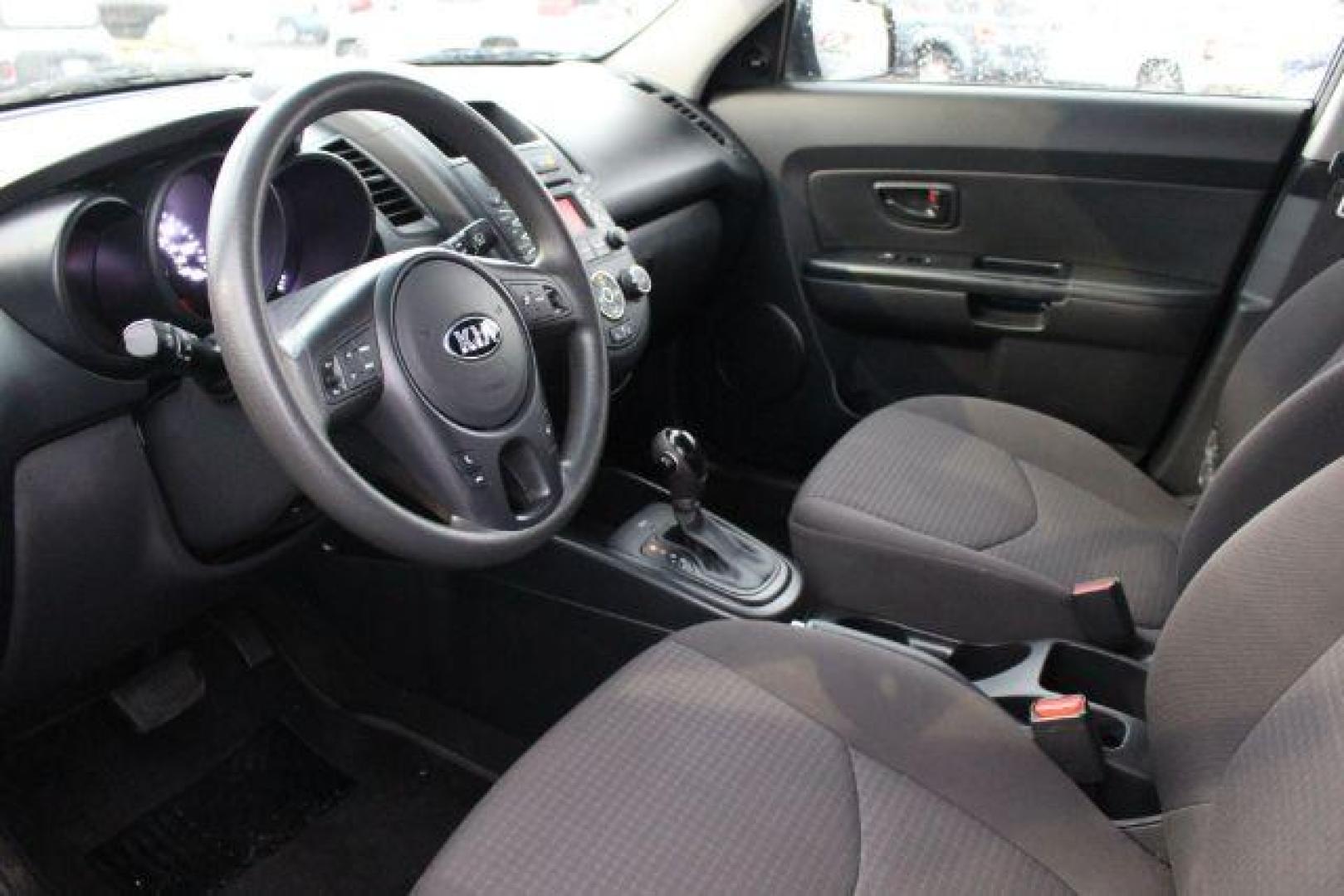 2013 BLACK Kia Soul Base (KNDJT2A59D7) with an 1.6L L4 DOHC 16V engine, 5-Speed Manual transmission, located at 2715 W Pioneer Pkwy, Arlington, TX, 76013, (817) 265-9009, 32.710262, -97.153236 - Photo#14