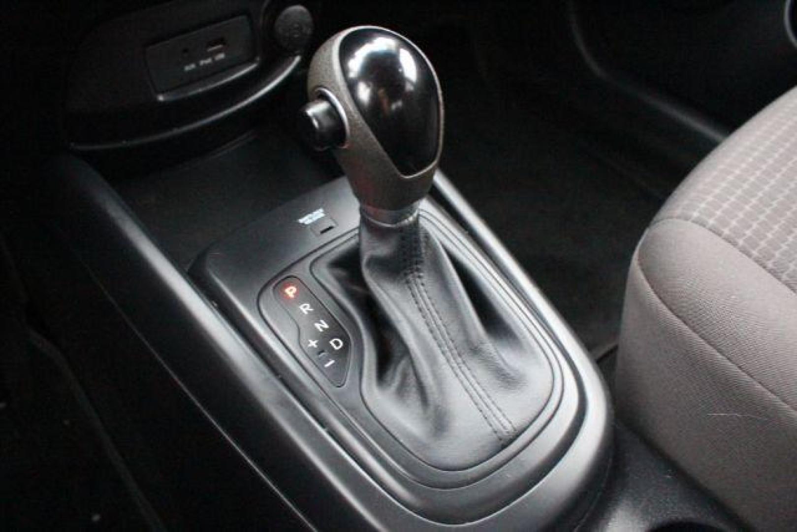 2013 BLACK Kia Soul Base (KNDJT2A59D7) with an 1.6L L4 DOHC 16V engine, 5-Speed Manual transmission, located at 2715 W Pioneer Pkwy, Arlington, TX, 76013, (817) 265-9009, 32.710262, -97.153236 - Photo#15