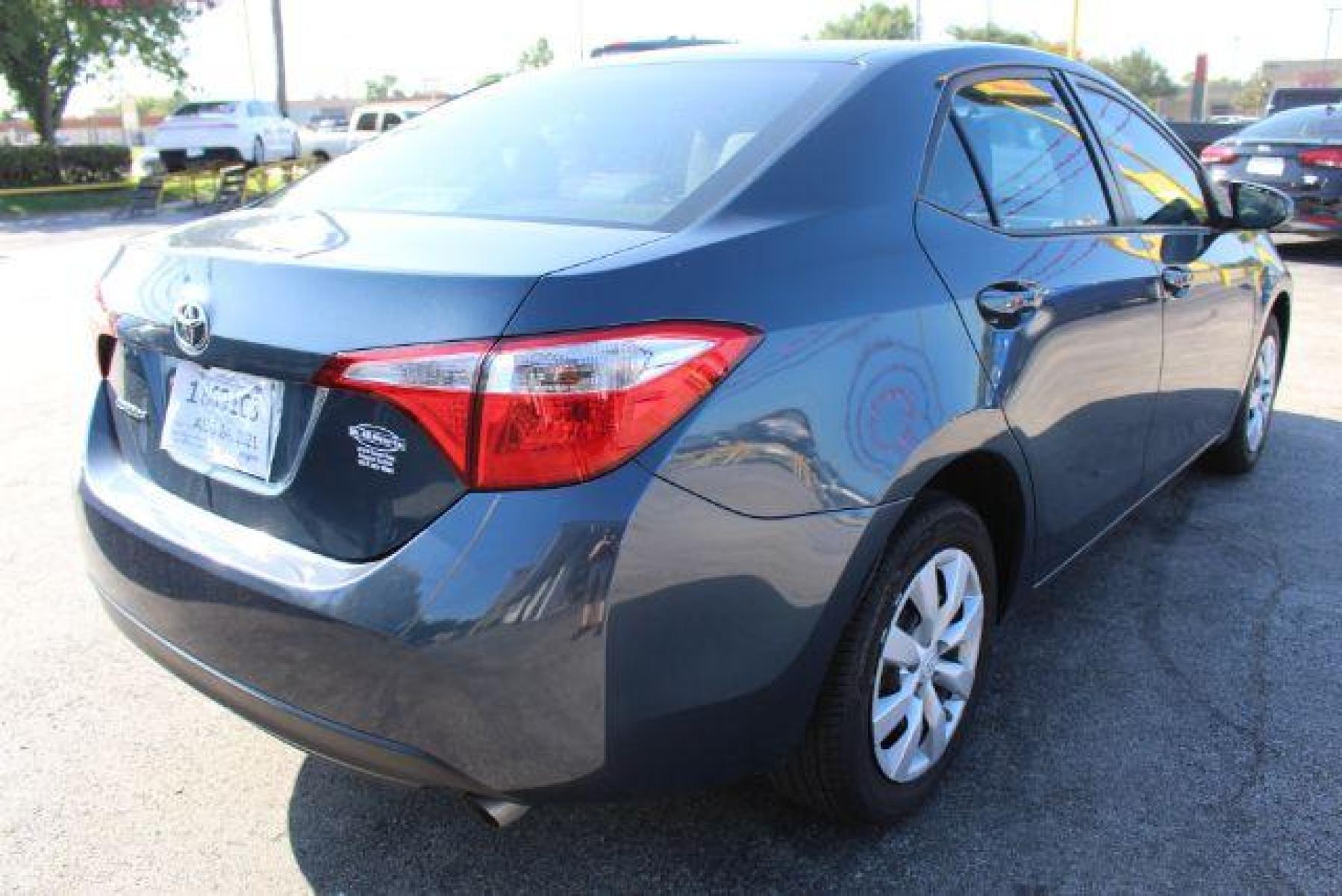 2016 GRAY Toyota Corolla LE CVT (5YFBURHE8GP) with an 1.8L L4 DOHC 16V engine, Continuously Variabl transmission, located at 2715 W Pioneer Pkwy, Arlington, TX, 76013, (817) 265-9009, 32.710262, -97.153236 - Photo #5