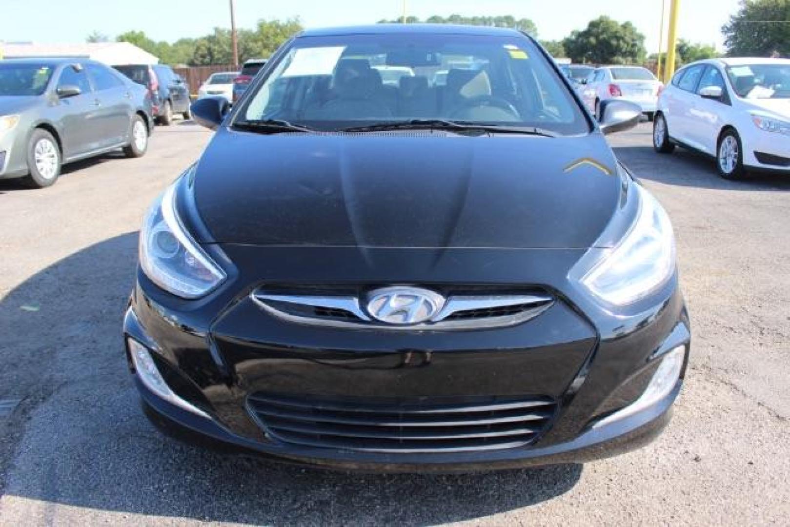 2014 BLACK Hyundai Accent GLS 4-Door (KMHCU4AE3EU) with an 1.6L L4 DOHC 16V engine, located at 2715 W Pioneer Pkwy, Arlington, TX, 76013, (817) 265-9009, 32.710262, -97.153236 - Photo#3