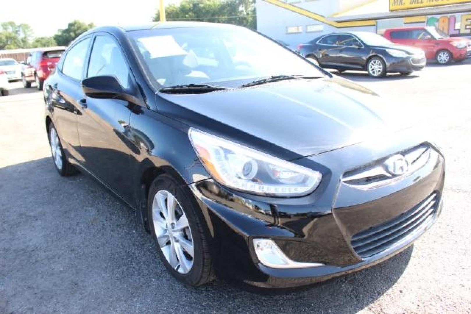 2014 BLACK Hyundai Accent GLS 4-Door (KMHCU4AE3EU) with an 1.6L L4 DOHC 16V engine, located at 2715 W Pioneer Pkwy, Arlington, TX, 76013, (817) 265-9009, 32.710262, -97.153236 - Photo#4