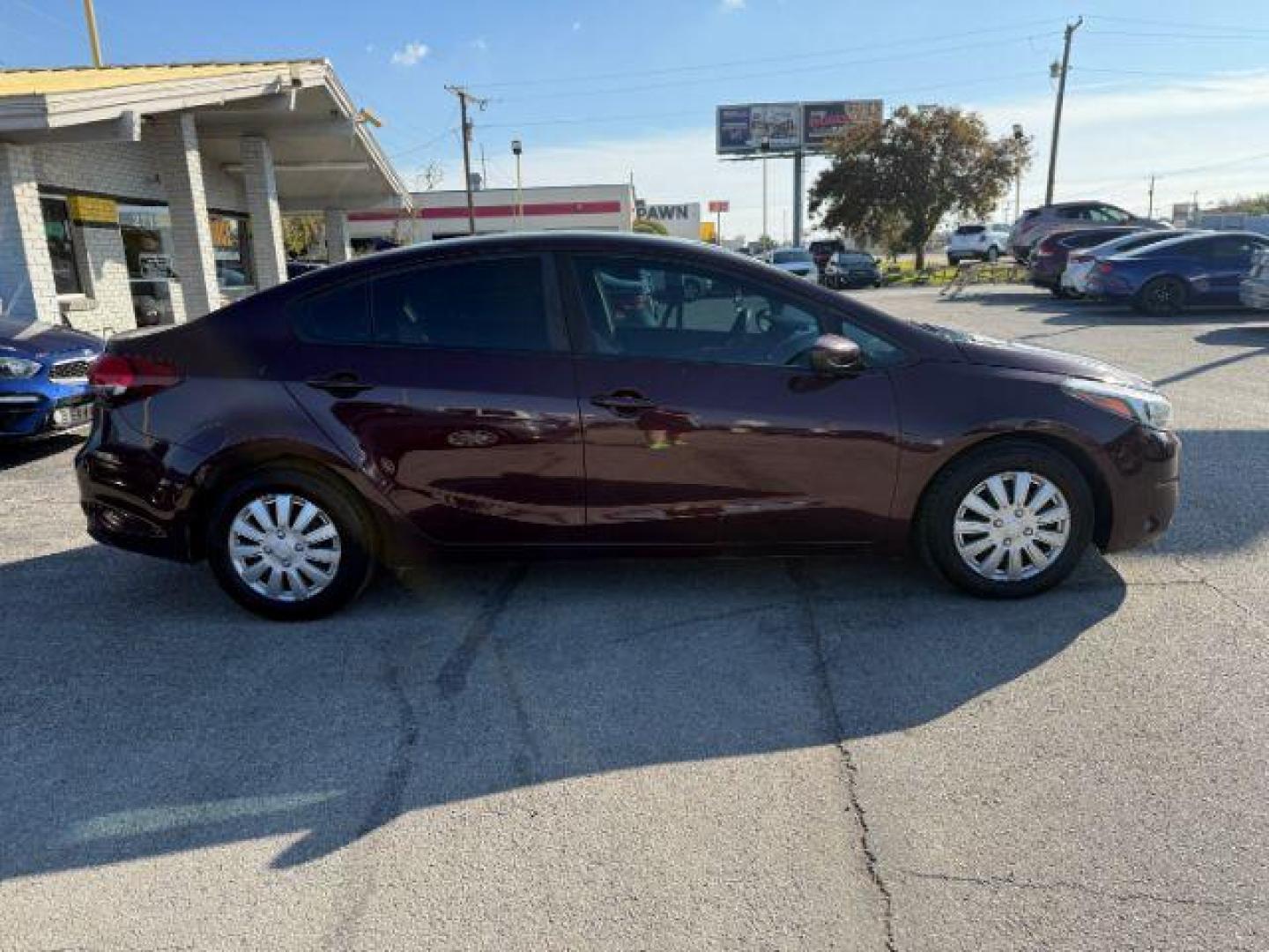 2018 MAROON Kia Forte LX 6A (3KPFK4A70JE) with an 2.0L L4 DOHC 16V engine, 6-Speed Automatic transmission, located at 2715 W Pioneer Pkwy, Arlington, TX, 76013, (817) 265-9009, 32.710262, -97.153236 - Photo#6
