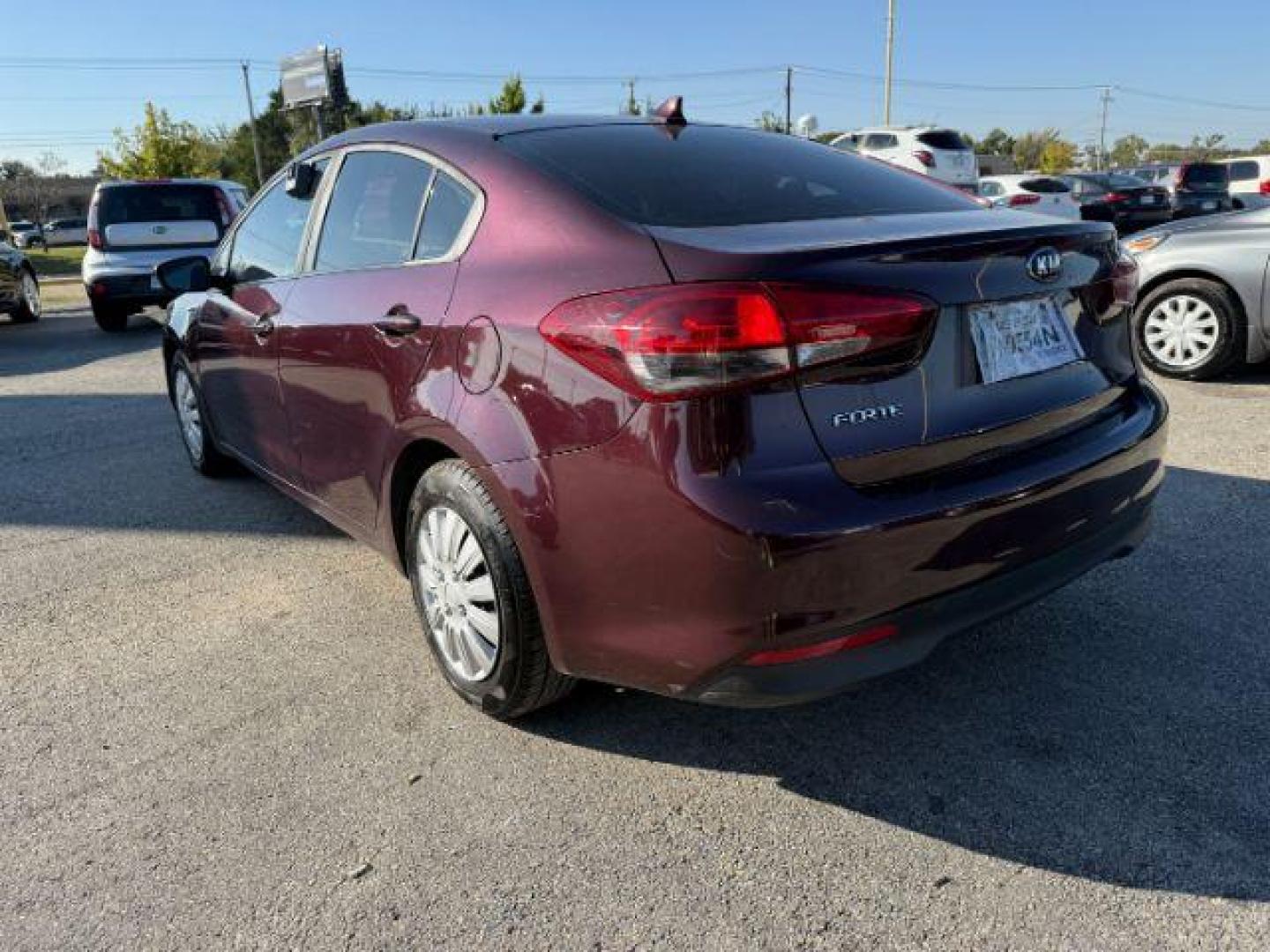 2018 MAROON Kia Forte LX 6A (3KPFK4A70JE) with an 2.0L L4 DOHC 16V engine, 6-Speed Automatic transmission, located at 2715 W Pioneer Pkwy, Arlington, TX, 76013, (817) 265-9009, 32.710262, -97.153236 - Photo#9