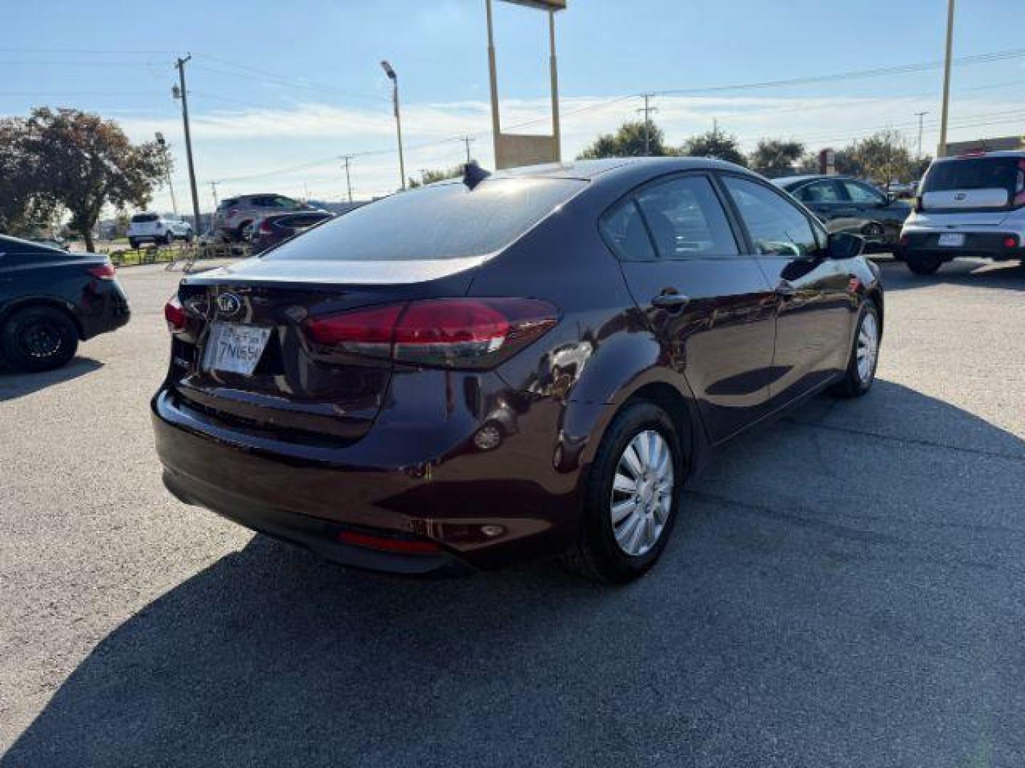2018 MAROON Kia Forte LX 6A (3KPFK4A70JE) with an 2.0L L4 DOHC 16V engine, 6-Speed Automatic transmission, located at 2715 W Pioneer Pkwy, Arlington, TX, 76013, (817) 265-9009, 32.710262, -97.153236 - Photo#7