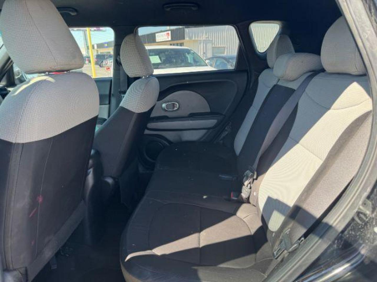 2015 BLACK Kia Soul Base (KNDJN2A27F7) with an 1.6L L4 DOHC 16V engine, located at 2715 W Pioneer Pkwy, Arlington, TX, 76013, (817) 265-9009, 32.710262, -97.153236 - Photo#10