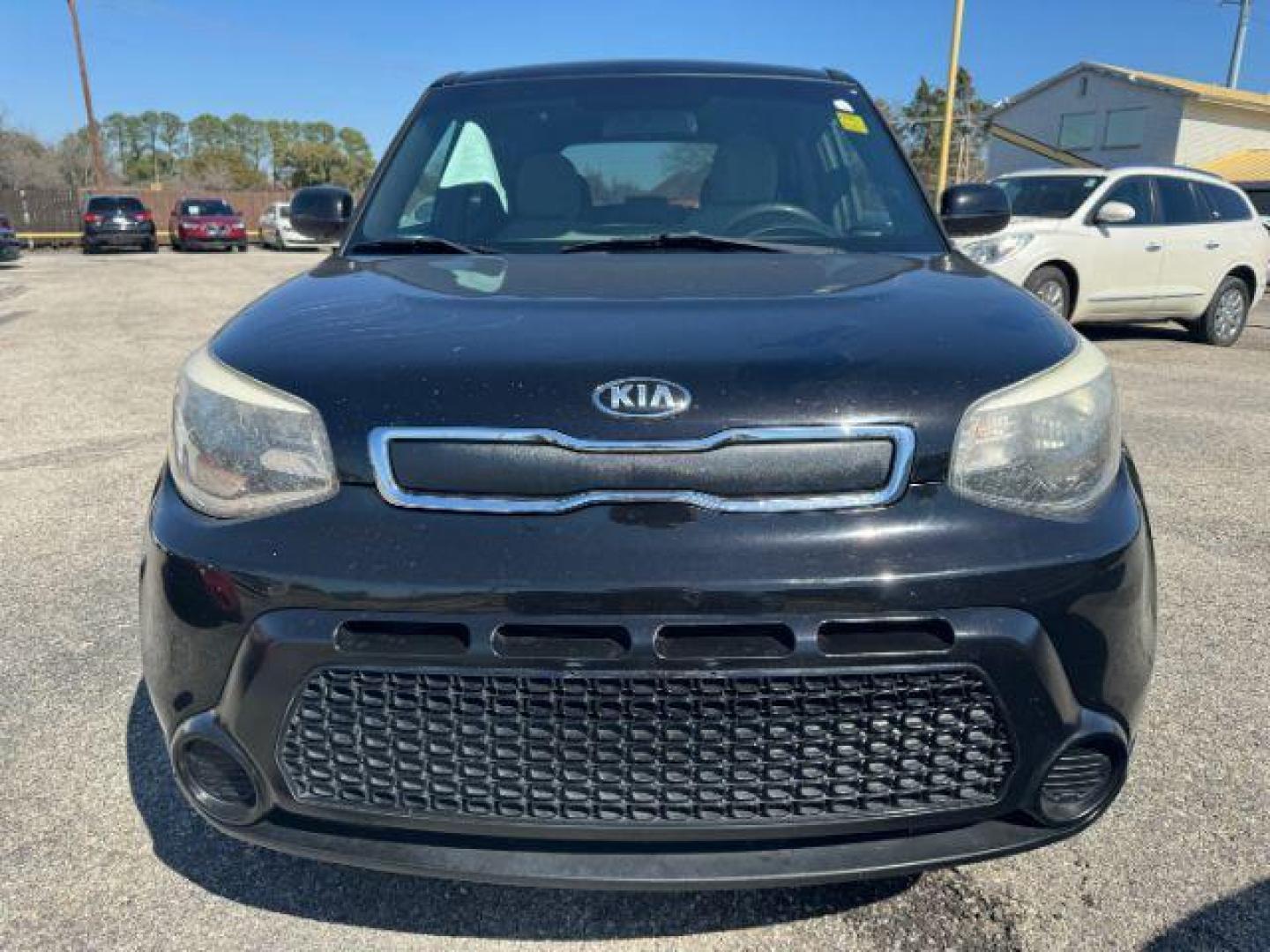 2015 BLACK Kia Soul Base (KNDJN2A27F7) with an 1.6L L4 DOHC 16V engine, located at 2715 W Pioneer Pkwy, Arlington, TX, 76013, (817) 265-9009, 32.710262, -97.153236 - Photo#4