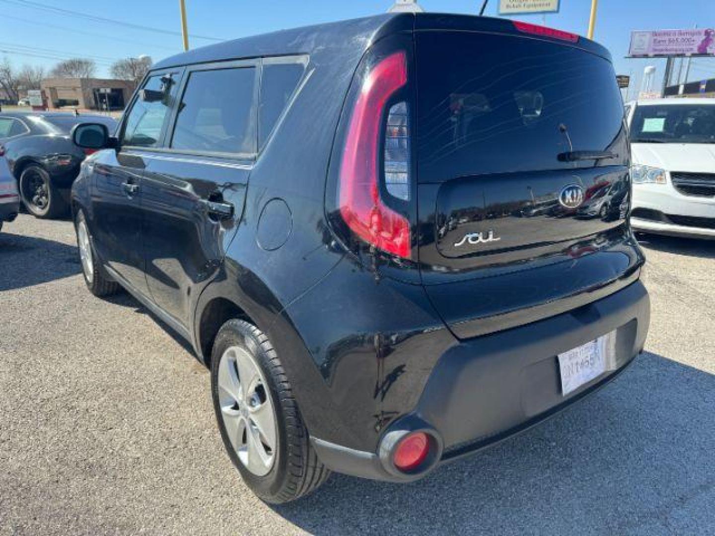 2015 BLACK Kia Soul Base (KNDJN2A27F7) with an 1.6L L4 DOHC 16V engine, located at 2715 W Pioneer Pkwy, Arlington, TX, 76013, (817) 265-9009, 32.710262, -97.153236 - Photo#8