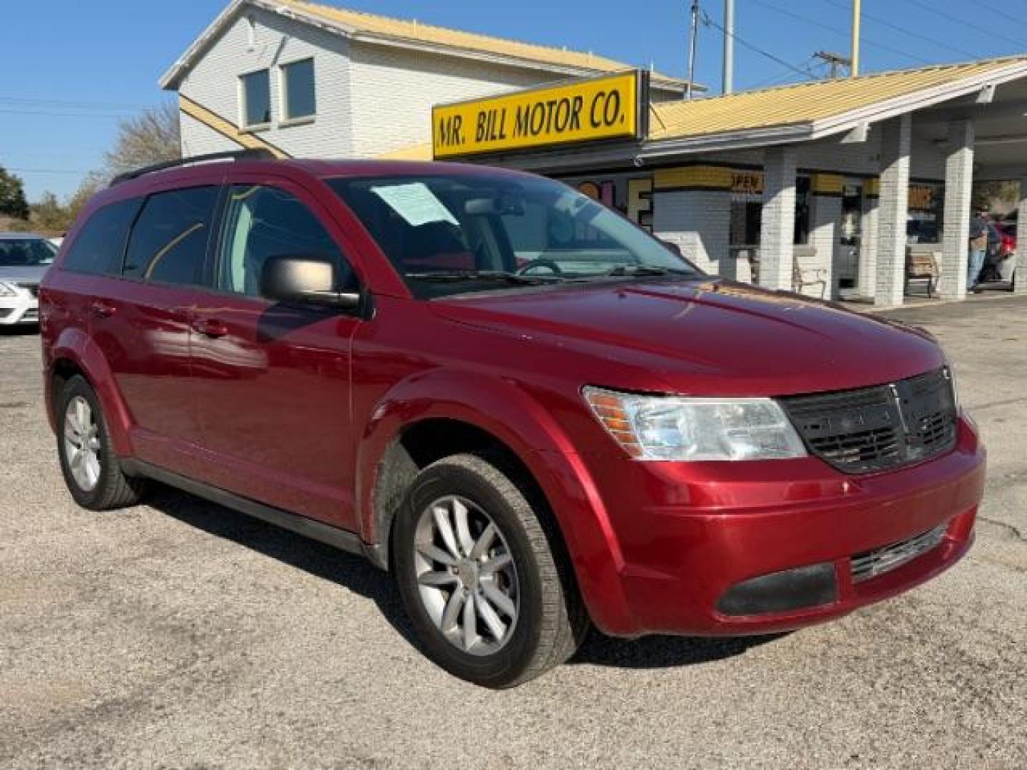 2010 RED Dodge Journey SXT (3D4PG5FV6AT) with an 3.5L V6 SOHC 24V engine, 6-Speed Automatic transmission, located at 2715 W Pioneer Pkwy, Arlington, TX, 76013, (817) 265-9009, 32.710262, -97.153236 - Photo#5