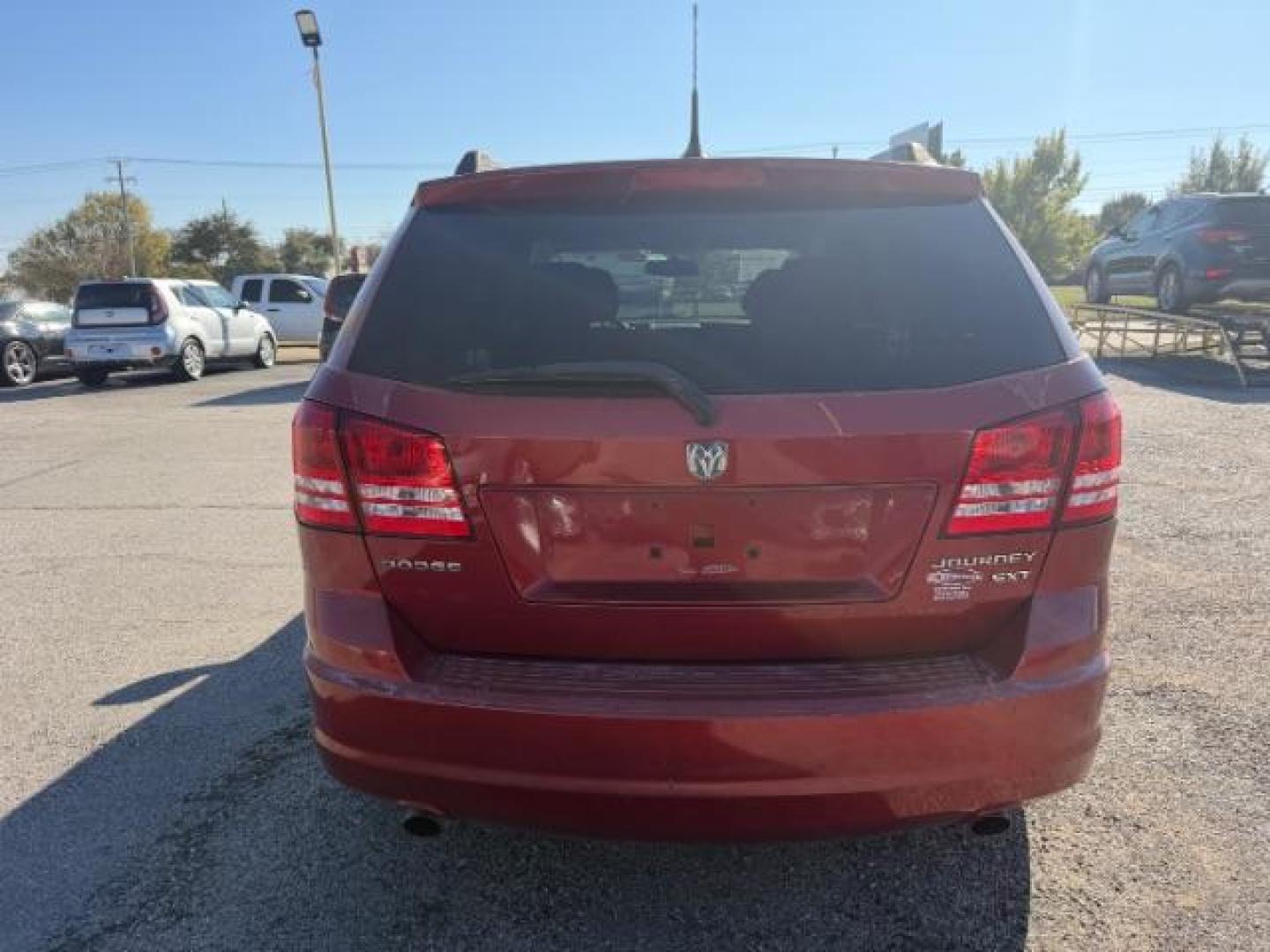 2010 RED Dodge Journey SXT (3D4PG5FV6AT) with an 3.5L V6 SOHC 24V engine, 6-Speed Automatic transmission, located at 2715 W Pioneer Pkwy, Arlington, TX, 76013, (817) 265-9009, 32.710262, -97.153236 - Photo#8