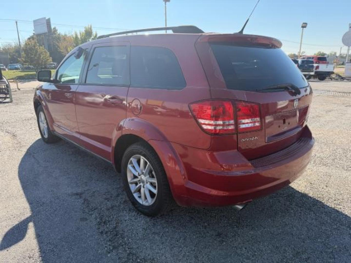 2010 RED Dodge Journey SXT (3D4PG5FV6AT) with an 3.5L V6 SOHC 24V engine, 6-Speed Automatic transmission, located at 2715 W Pioneer Pkwy, Arlington, TX, 76013, (817) 265-9009, 32.710262, -97.153236 - Photo#9