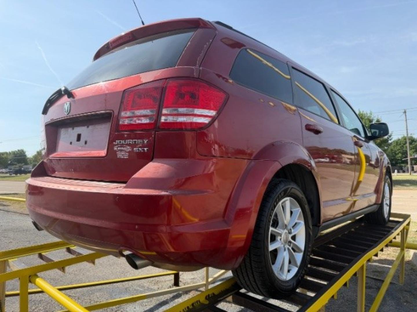 2010 Red Dodge Journey SXT (3D4PG5FV6AT) with an 3.5L V6 SOHC 24V engine, 6-Speed Automatic transmission, located at 2715 W Pioneer Pkwy, Arlington, TX, 76013, (817) 265-9009, 32.710262, -97.153236- Photo#7