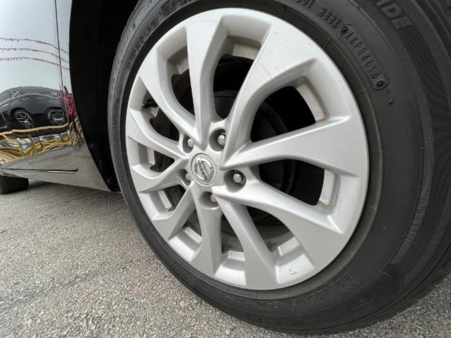 2018 BLACK Nissan Sentra SV (3N1AB7AP4JL) with an 1.8L L4 SFI DOHC 16 engine, Continuously Variabl transmission, located at 2715 W Pioneer Pkwy, Arlington, TX, 76013, (817) 265-9009, 32.710262, -97.153236 - Photo#9