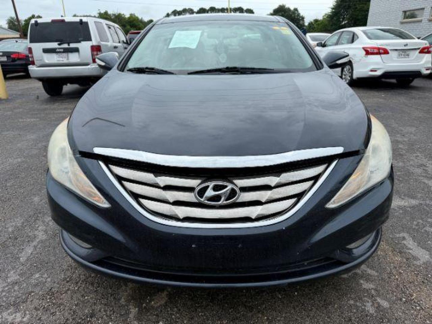 2012 Midnight Black Hyundai Sonata SE Auto (5NPEC4AB8CH) with an 2.0L L4 DOHC 16V engine, 6-Speed Automatic transmission, located at 2715 W Pioneer Pkwy, Arlington, TX, 76013, (817) 265-9009, 32.710262, -97.153236 - Photo#4