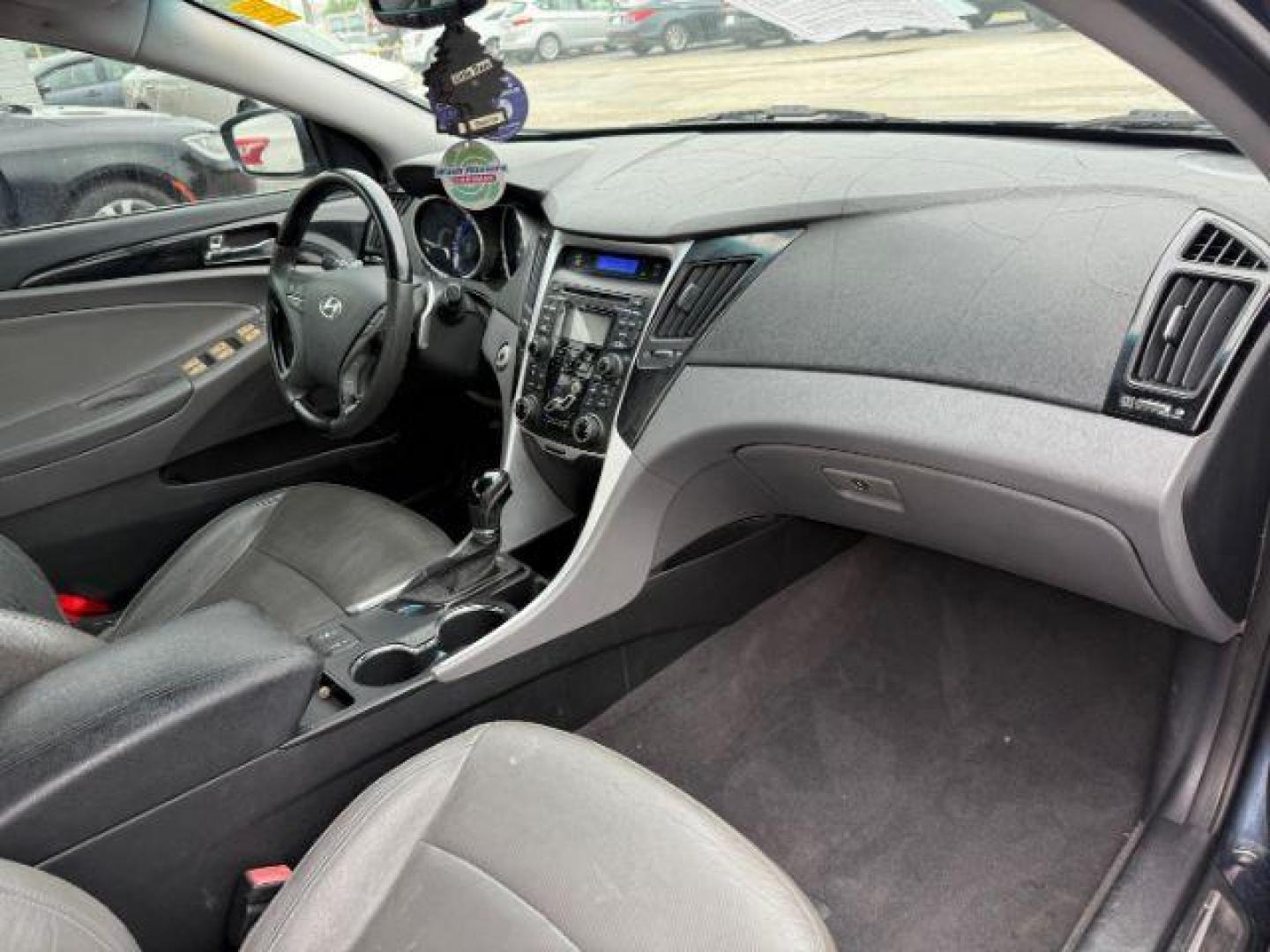 2012 Midnight Black Hyundai Sonata SE Auto (5NPEC4AB8CH) with an 2.0L L4 DOHC 16V engine, 6-Speed Automatic transmission, located at 2715 W Pioneer Pkwy, Arlington, TX, 76013, (817) 265-9009, 32.710262, -97.153236 - Photo#14