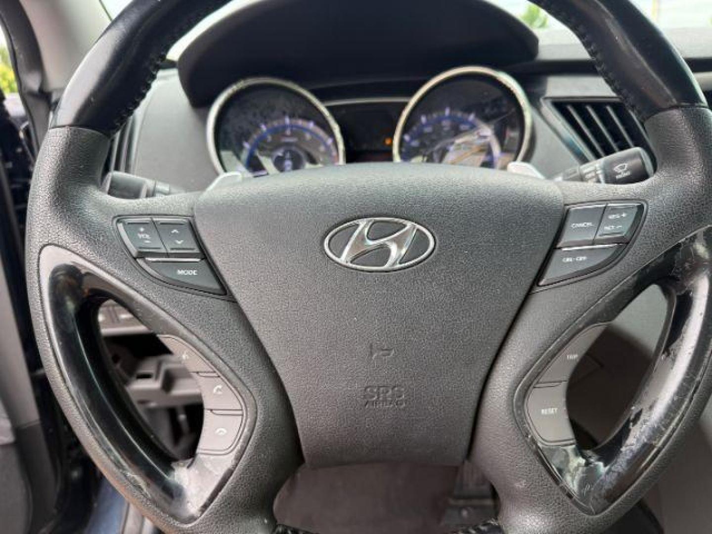 2012 Midnight Black Hyundai Sonata SE Auto (5NPEC4AB8CH) with an 2.0L L4 DOHC 16V engine, 6-Speed Automatic transmission, located at 2715 W Pioneer Pkwy, Arlington, TX, 76013, (817) 265-9009, 32.710262, -97.153236 - Photo#19
