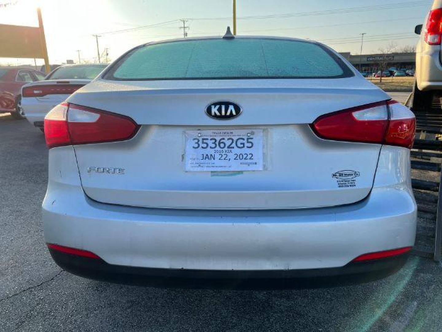 2016 SILVER Kia Forte LX w/Popular Package (KNAFK4A65G5) with an 1.8L L4 DOHC 16V engine, located at 2715 W Pioneer Pkwy, Arlington, TX, 76013, (817) 265-9009, 32.710262, -97.153236 - Photo#6