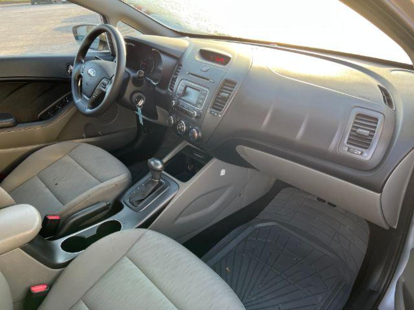 2016 SILVER Kia Forte LX w/Popular Package (KNAFK4A65G5) with an 1.8L L4 DOHC 16V engine, located at 2715 W Pioneer Pkwy, Arlington, TX, 76013, (817) 265-9009, 32.710262, -97.153236 - Photo#13