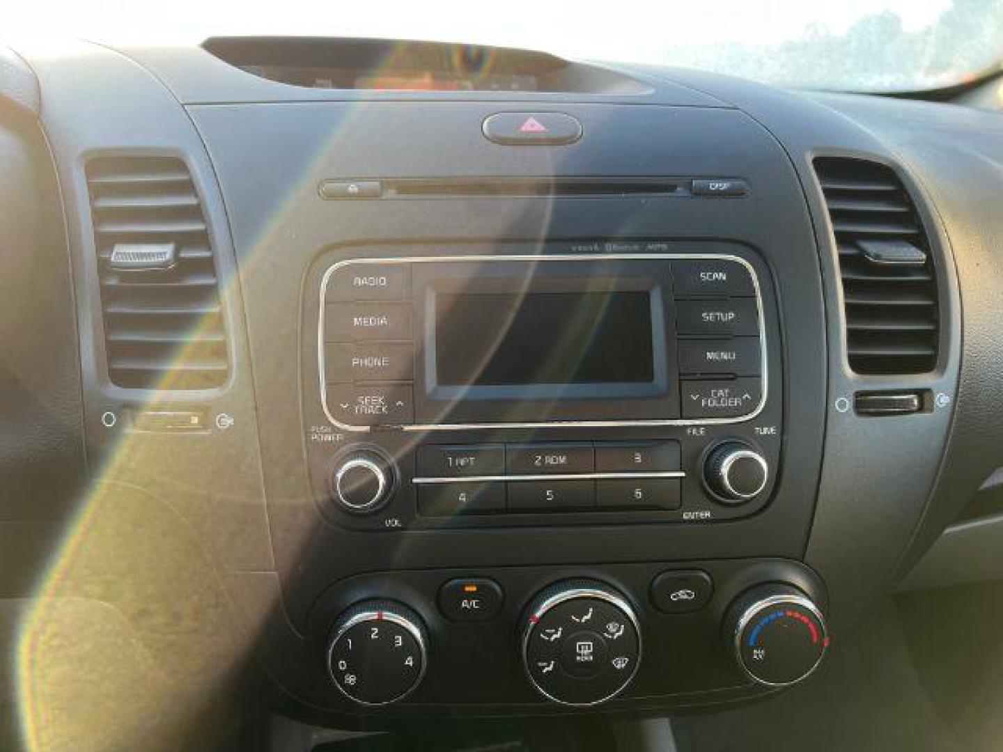 2016 SILVER Kia Forte LX w/Popular Package (KNAFK4A65G5) with an 1.8L L4 DOHC 16V engine, located at 2715 W Pioneer Pkwy, Arlington, TX, 76013, (817) 265-9009, 32.710262, -97.153236 - Photo#16