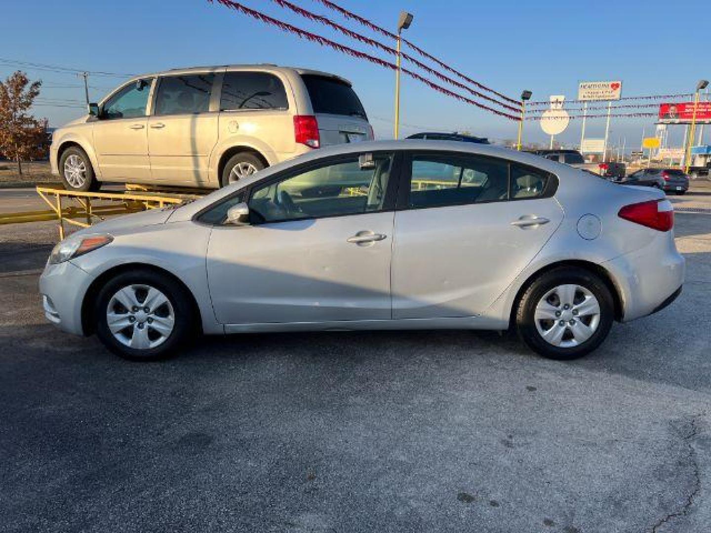2016 SILVER Kia Forte LX w/Popular Package (KNAFK4A65G5) with an 1.8L L4 DOHC 16V engine, located at 2715 W Pioneer Pkwy, Arlington, TX, 76013, (817) 265-9009, 32.710262, -97.153236 - Photo#1