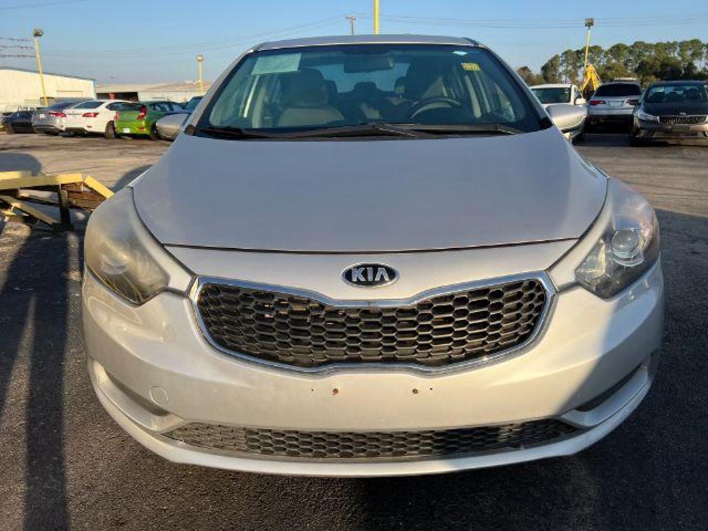 2016 SILVER Kia Forte LX w/Popular Package (KNAFK4A65G5) with an 1.8L L4 DOHC 16V engine, located at 2715 W Pioneer Pkwy, Arlington, TX, 76013, (817) 265-9009, 32.710262, -97.153236 - Photo#3