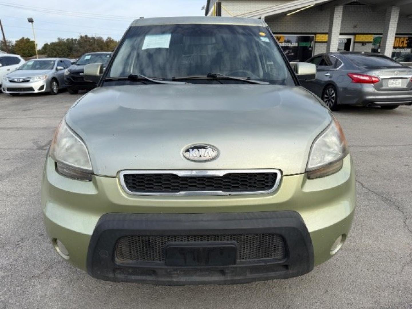 2010 Green Kia Soul ! (KNDJT2A27A7) with an 2.0L L4 DOHC 16V engine, located at 2715 W Pioneer Pkwy, Arlington, TX, 76013, (817) 265-9009, 32.710262, -97.153236- Photo#7