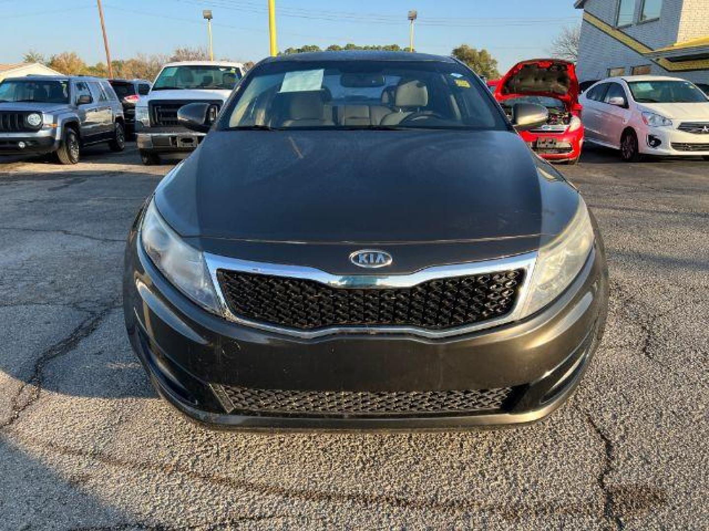 2014 GRAY Kia Optima LX (5XXGM4A76EG) with an 2.4L L4 DOHC 16V engine, 6-Speed Automatic transmission, located at 2715 W Pioneer Pkwy, Arlington, TX, 76013, (817) 265-9009, 32.710262, -97.153236 - Photo#3