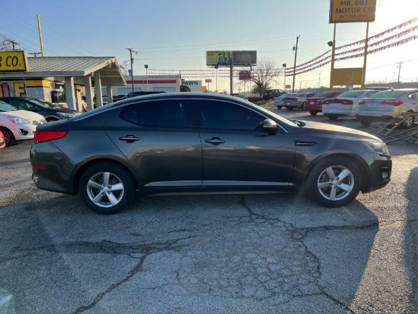 2014 GRAY Kia Optima LX (5XXGM4A76EG) with an 2.4L L4 DOHC 16V engine, 6-Speed Automatic transmission, located at 2715 W Pioneer Pkwy, Arlington, TX, 76013, (817) 265-9009, 32.710262, -97.153236 - Photo#5
