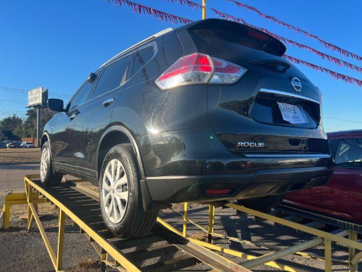 2016 Black Nissan Rogue S 2WD (KNMAT2MT2GP) with an 2.5L L4 DOHC 16V engine, Continuously Variabl transmission, located at 2715 W Pioneer Pkwy, Arlington, TX, 76013, (817) 265-9009, 32.710262, -97.153236 - Photo#7