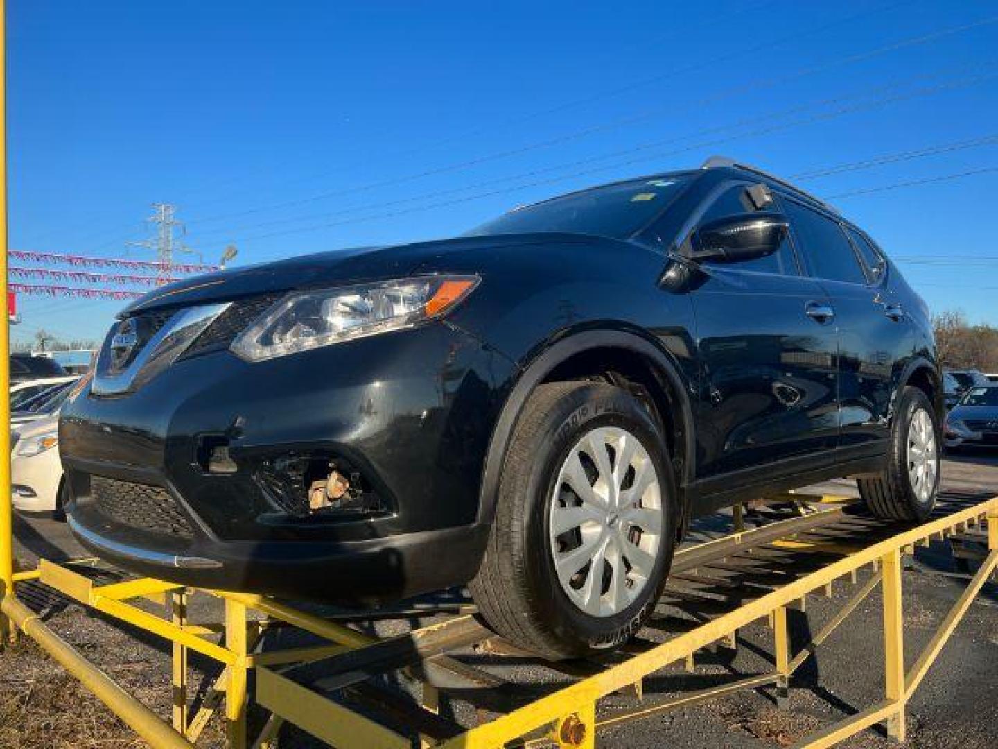 2016 Black Nissan Rogue S 2WD (KNMAT2MT2GP) with an 2.5L L4 DOHC 16V engine, Continuously Variabl transmission, located at 2715 W Pioneer Pkwy, Arlington, TX, 76013, (817) 265-9009, 32.710262, -97.153236 - Photo#2