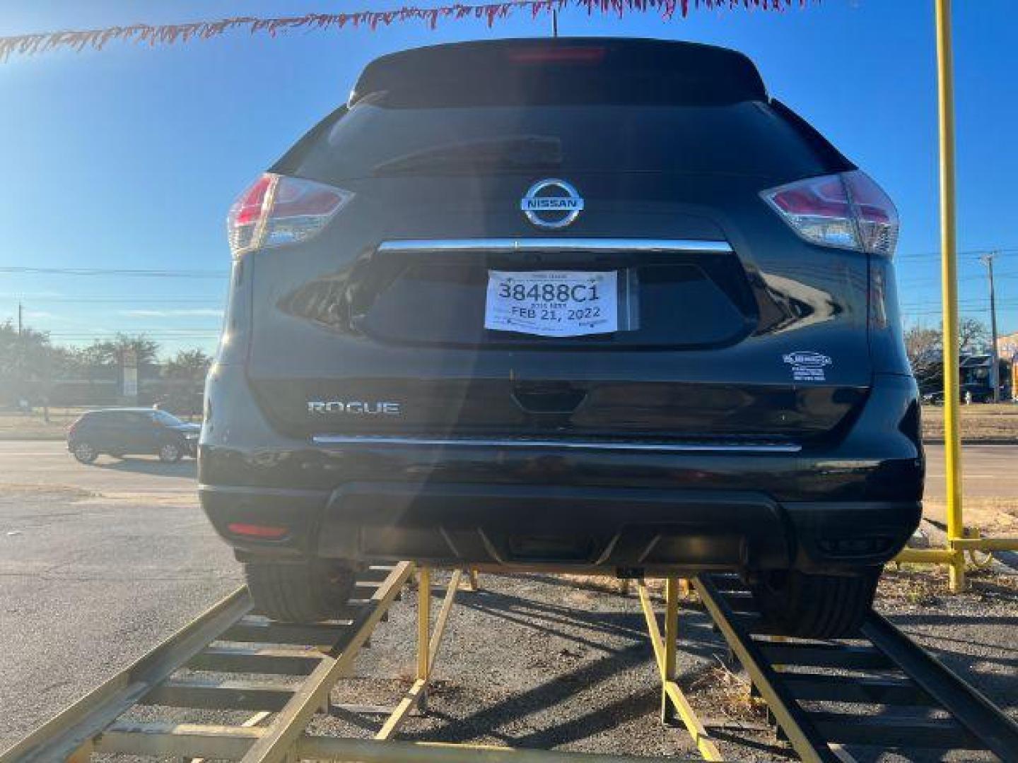 2016 Black Nissan Rogue S 2WD (KNMAT2MT2GP) with an 2.5L L4 DOHC 16V engine, Continuously Variabl transmission, located at 2715 W Pioneer Pkwy, Arlington, TX, 76013, (817) 265-9009, 32.710262, -97.153236 - Photo#6