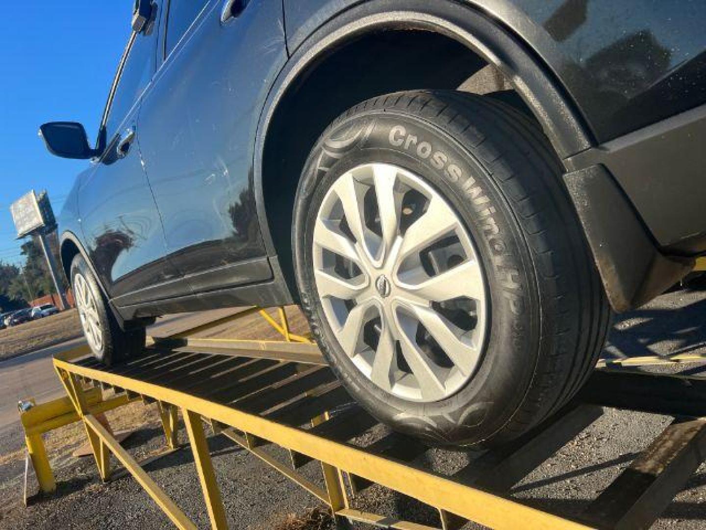 2016 Black Nissan Rogue S 2WD (KNMAT2MT2GP) with an 2.5L L4 DOHC 16V engine, Continuously Variabl transmission, located at 2715 W Pioneer Pkwy, Arlington, TX, 76013, (817) 265-9009, 32.710262, -97.153236 - Photo#8