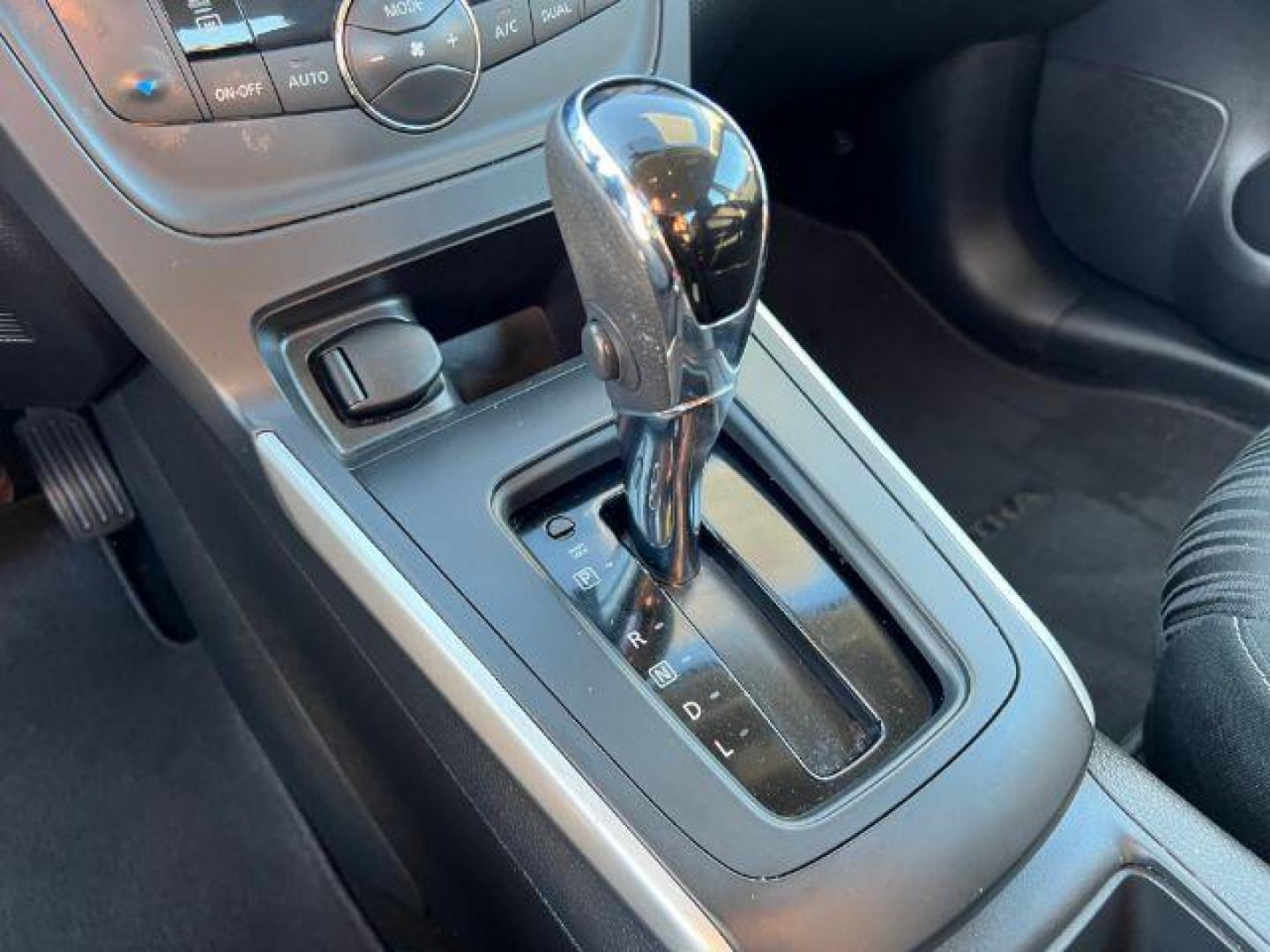 2019 GRAY Nissan Sentra SV (3N1AB7AP1KL) with an 1.8L L4 SFI DOHC 16 engine, Continuously Variabl transmission, located at 2715 W Pioneer Pkwy, Arlington, TX, 76013, (817) 265-9009, 32.710262, -97.153236 - Photo#15
