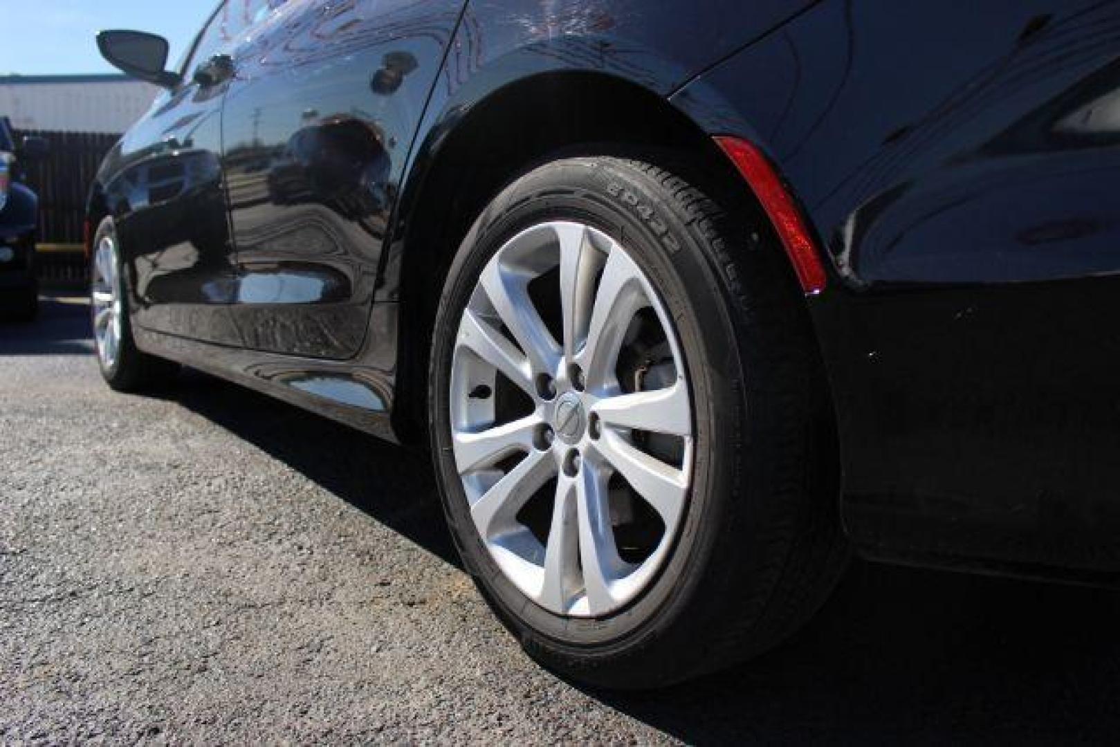 2015 BLACK Chrysler 200 Limited (1C3CCCAG6FN) with an 3.6L V6 DOHC 24V FFV engine, 9-Speed Automatic transmission, located at 2715 W Pioneer Pkwy, Arlington, TX, 76013, (817) 265-9009, 32.710262, -97.153236 - Photo#7