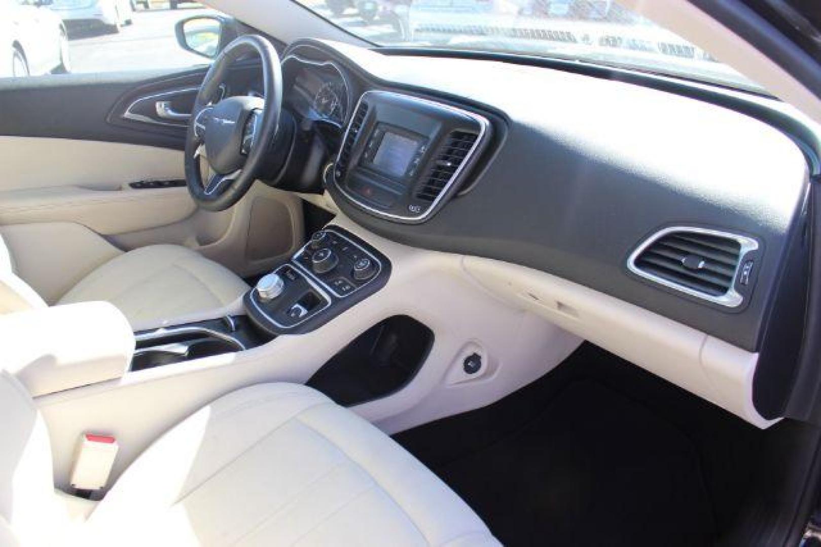 2015 BLACK Chrysler 200 Limited (1C3CCCAG6FN) with an 3.6L V6 DOHC 24V FFV engine, 9-Speed Automatic transmission, located at 2715 W Pioneer Pkwy, Arlington, TX, 76013, (817) 265-9009, 32.710262, -97.153236 - Photo#12