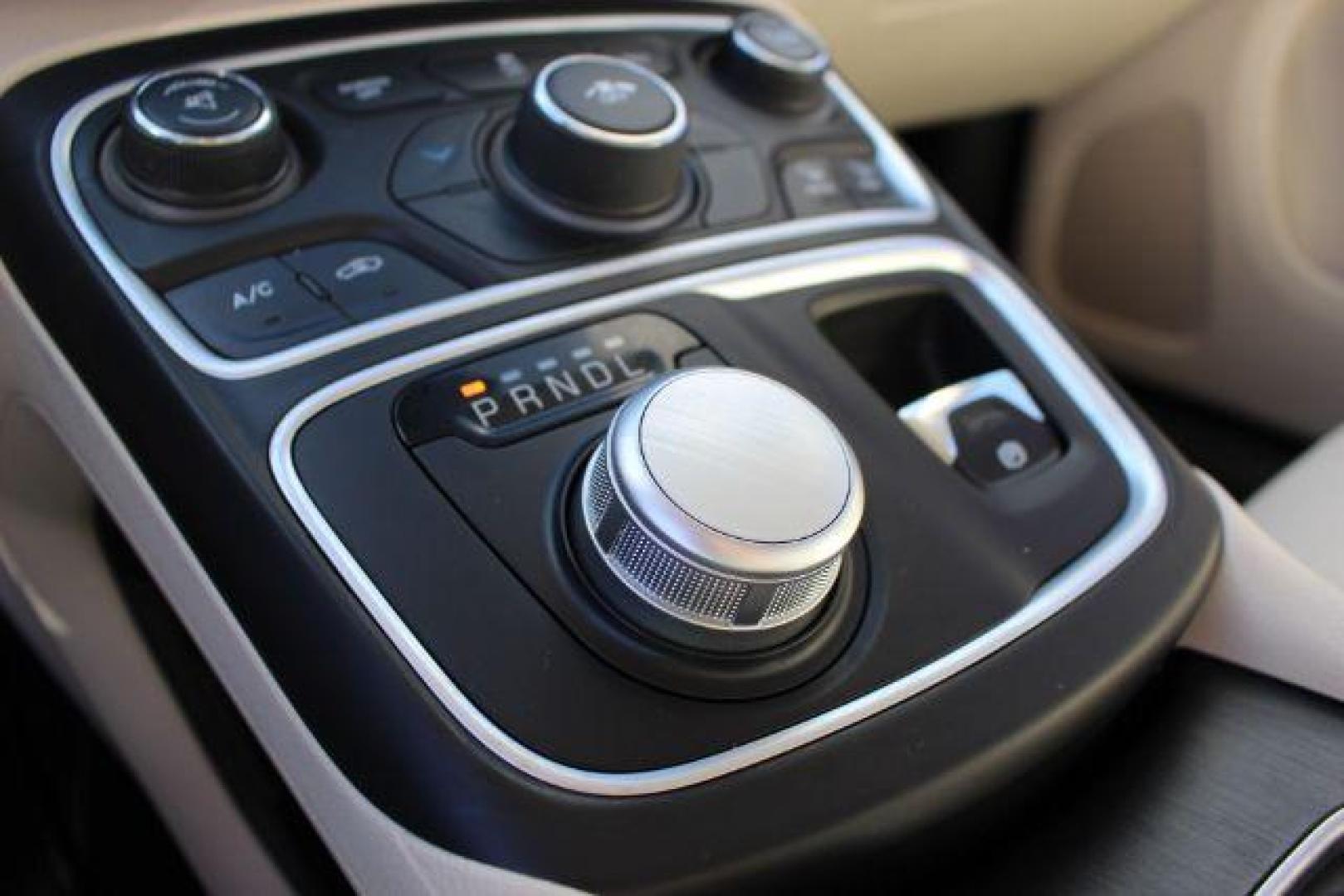 2015 BLACK Chrysler 200 Limited (1C3CCCAG6FN) with an 3.6L V6 DOHC 24V FFV engine, 9-Speed Automatic transmission, located at 2715 W Pioneer Pkwy, Arlington, TX, 76013, (817) 265-9009, 32.710262, -97.153236 - Photo#14