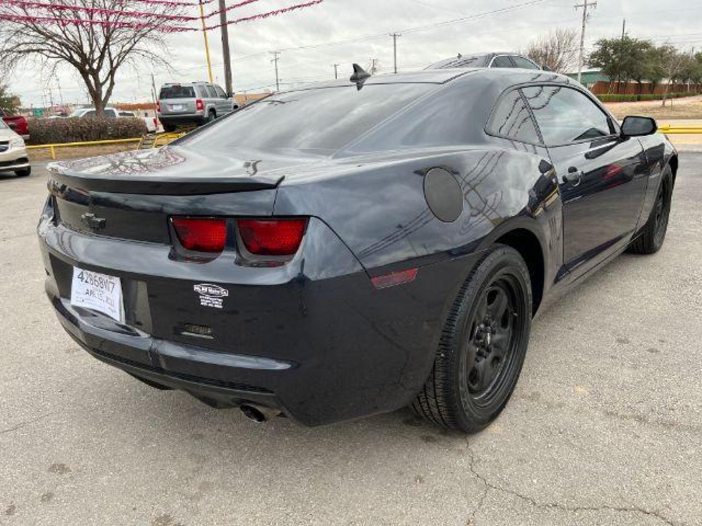 2013 BLUE Chevrolet Camaro LS Coupe (2G1FA1E30D9) with an 3.6L V6 DOHC 24V FFV engine, 6-Speed Automatic transmission, located at 2715 W Pioneer Pkwy, Arlington, TX, 76013, (817) 265-9009, 32.710262, -97.153236 - Photo#6