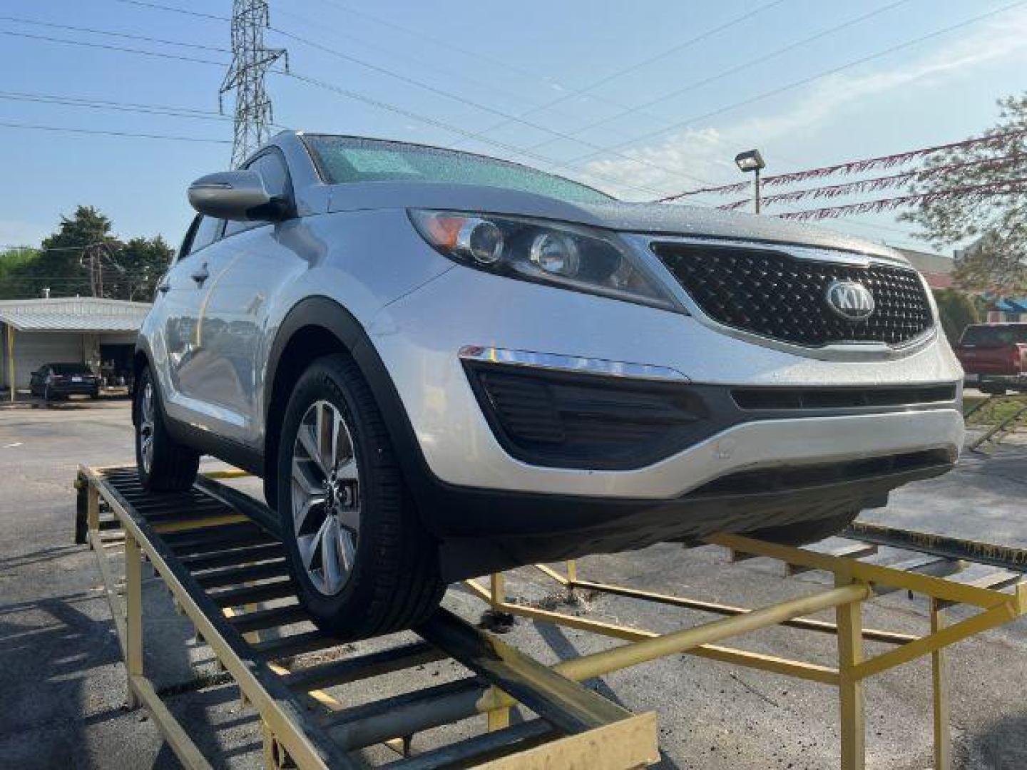 2014 SILVER Kia SPT LX FWD (KNDPB3ACXE7) with an 2.4L V6 DOHC 24V engine, 6-Speed Automatic transmission, located at 2715 W Pioneer Pkwy, Arlington, TX, 76013, (817) 265-9009, 32.710262, -97.153236 - Photo#4