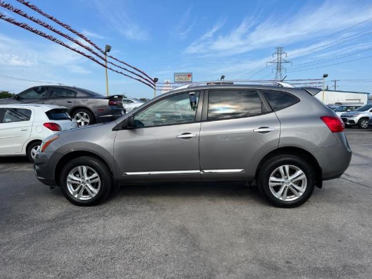 2015 GRAY Nissan Rogue Select S 2WD (JN8AS5MT9FW) with an 2.5L L4 DOHC 16V engine, Continuously Variabl transmission, located at 2715 W Pioneer Pkwy, Arlington, TX, 76013, (817) 265-9009, 32.710262, -97.153236 - Photo#1
