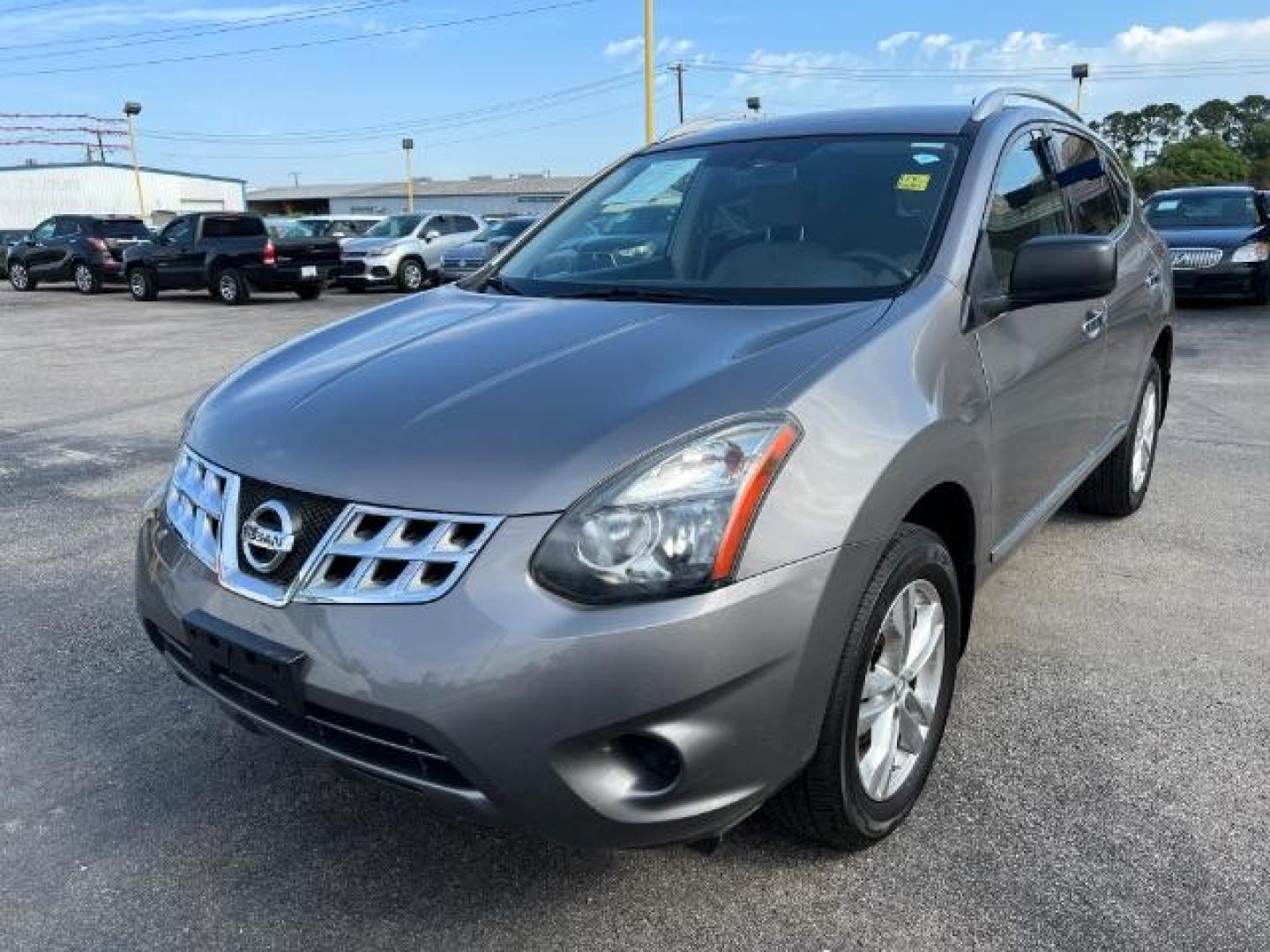 2015 GRAY Nissan Rogue Select S 2WD (JN8AS5MT9FW) with an 2.5L L4 DOHC 16V engine, Continuously Variabl transmission, located at 2715 W Pioneer Pkwy, Arlington, TX, 76013, (817) 265-9009, 32.710262, -97.153236 - Photo#2