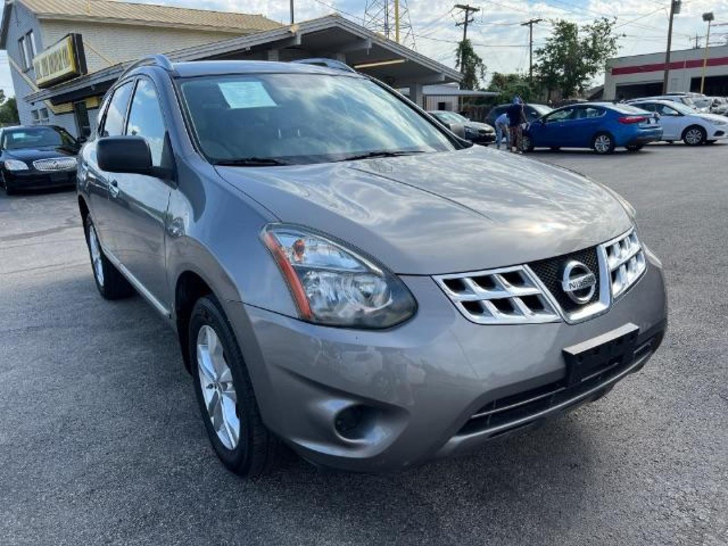 2015 GRAY Nissan Rogue Select S 2WD (JN8AS5MT9FW) with an 2.5L L4 DOHC 16V engine, Continuously Variabl transmission, located at 2715 W Pioneer Pkwy, Arlington, TX, 76013, (817) 265-9009, 32.710262, -97.153236 - Photo#7
