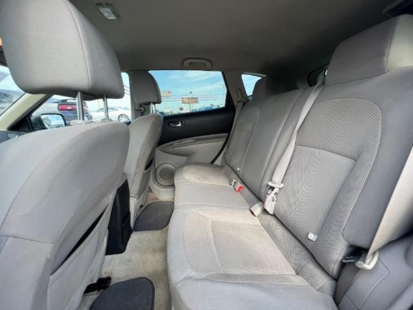 2015 GRAY Nissan Rogue Select S 2WD (JN8AS5MT9FW) with an 2.5L L4 DOHC 16V engine, Continuously Variabl transmission, located at 2715 W Pioneer Pkwy, Arlington, TX, 76013, (817) 265-9009, 32.710262, -97.153236 - Photo#9