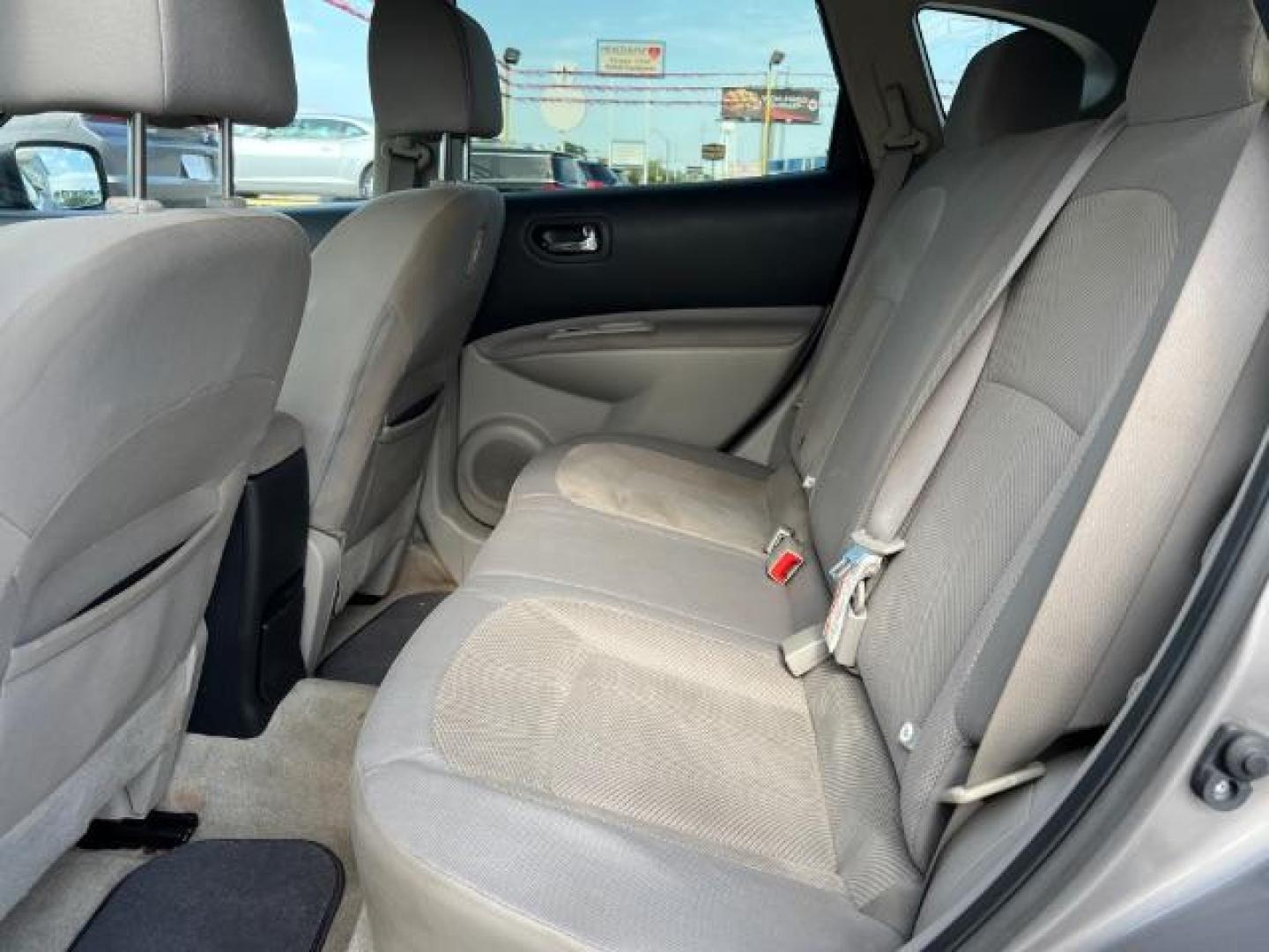 2015 GRAY Nissan Rogue Select S 2WD (JN8AS5MT9FW) with an 2.5L L4 DOHC 16V engine, Continuously Variabl transmission, located at 2715 W Pioneer Pkwy, Arlington, TX, 76013, (817) 265-9009, 32.710262, -97.153236 - Photo#10