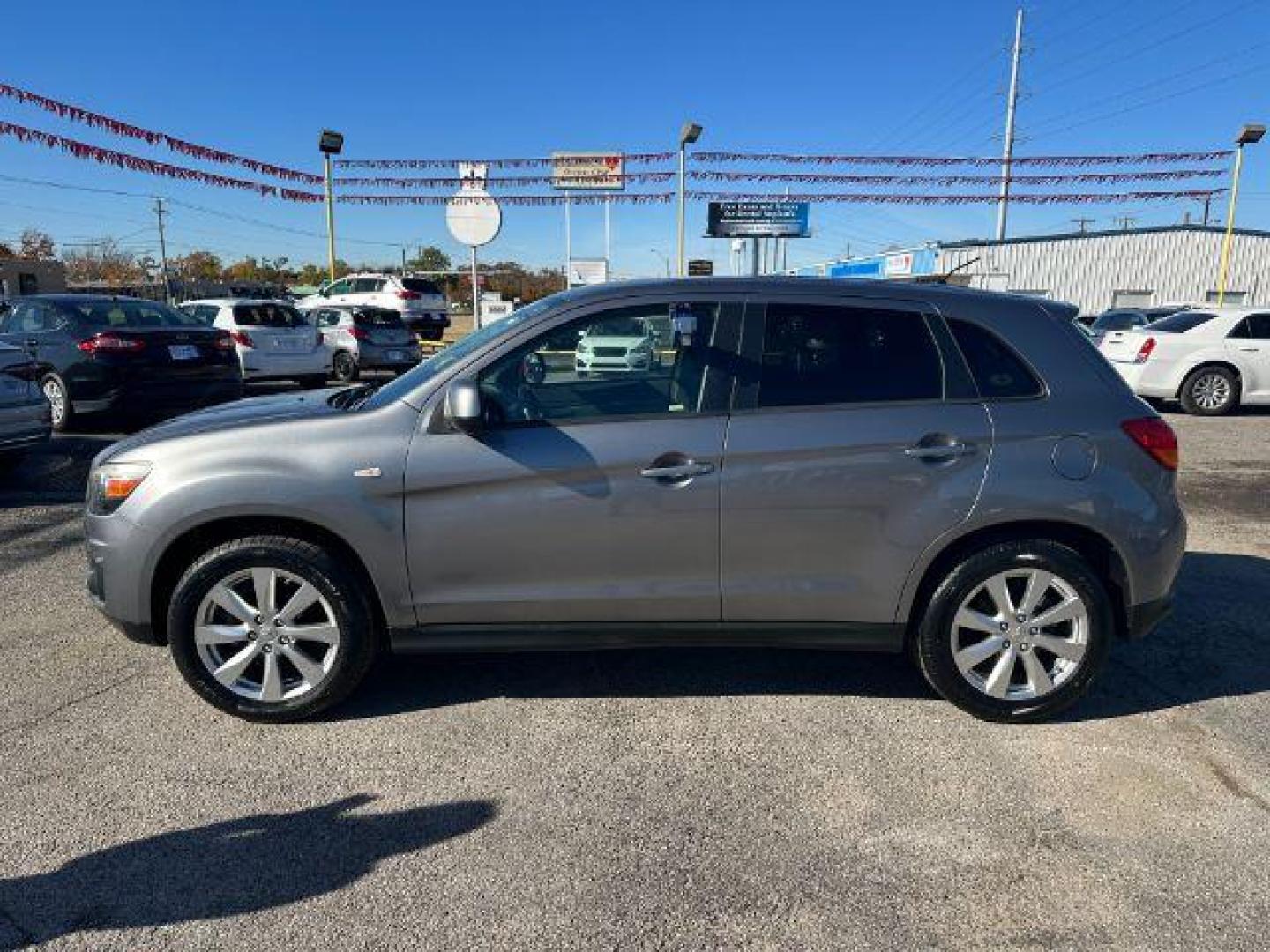 2015 SILVER Mitsubishi Outlander Sport ES 2WD (4A4AP3AU6FE) with an 2.0L L4 DOHC 16V engine, Continuously Variabl transmission, located at 2715 W Pioneer Pkwy, Arlington, TX, 76013, (817) 265-9009, 32.710262, -97.153236 - Photo#1