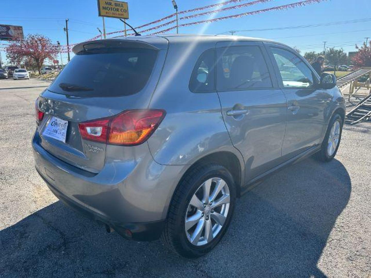 2015 SILVER Mitsubishi Outlander Sport ES 2WD (4A4AP3AU6FE) with an 2.0L L4 DOHC 16V engine, Continuously Variabl transmission, located at 2715 W Pioneer Pkwy, Arlington, TX, 76013, (817) 265-9009, 32.710262, -97.153236 - Photo#6