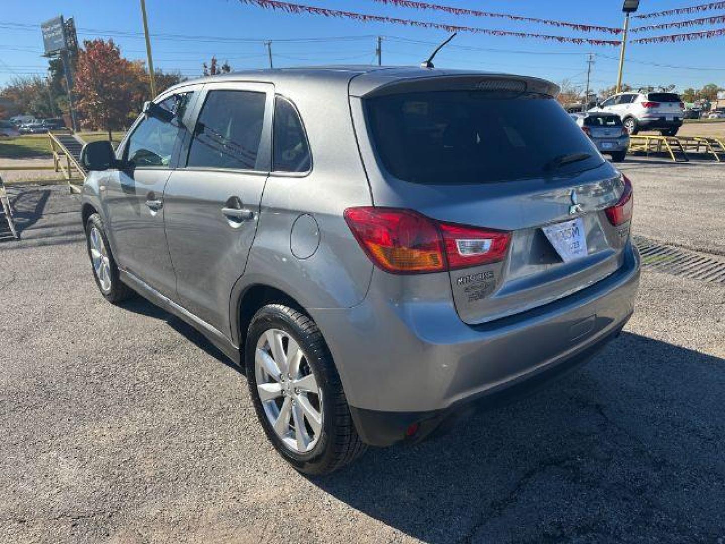 2015 SILVER Mitsubishi Outlander Sport ES 2WD (4A4AP3AU6FE) with an 2.0L L4 DOHC 16V engine, Continuously Variabl transmission, located at 2715 W Pioneer Pkwy, Arlington, TX, 76013, (817) 265-9009, 32.710262, -97.153236 - Photo#8